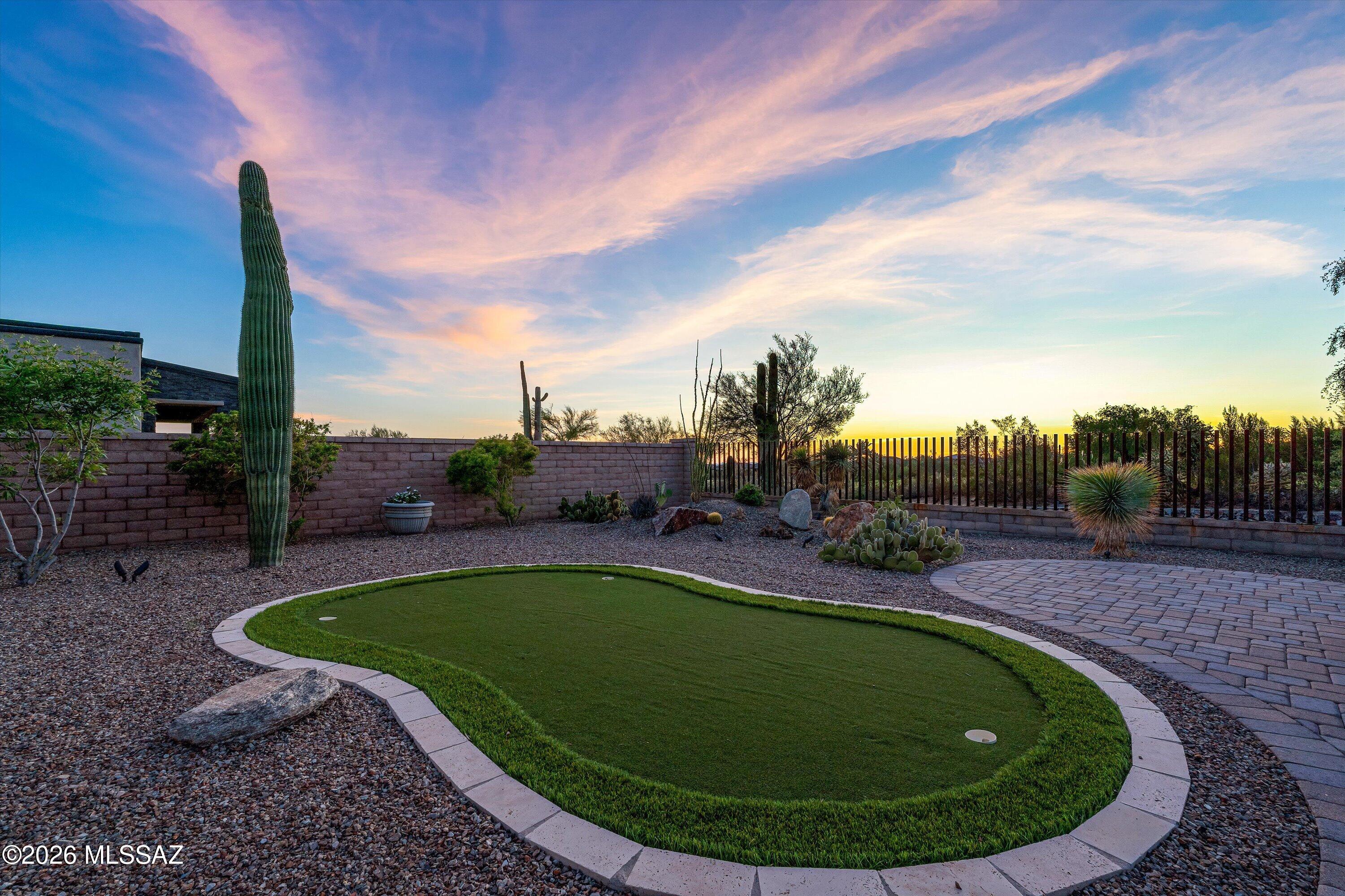 14175 N Los Saguaros Drive