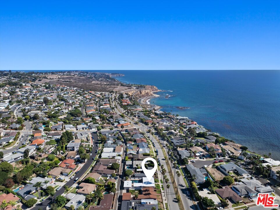 2258 W Paseo Del Mar