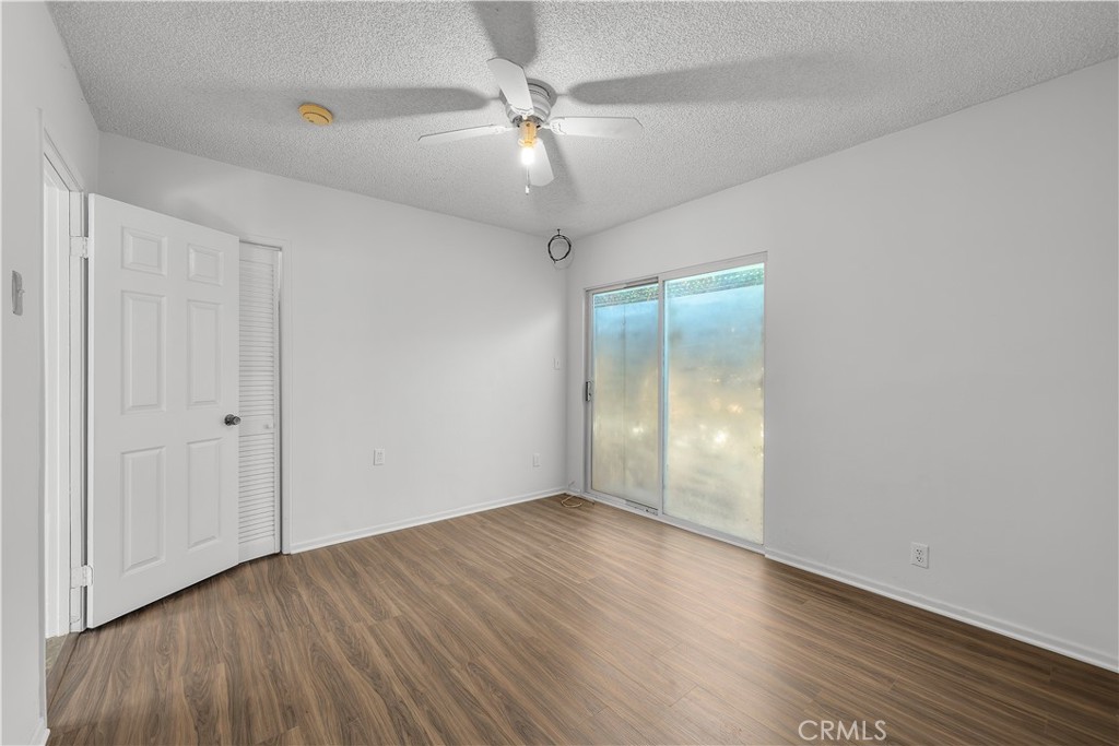 862 W Crestwood Avenue