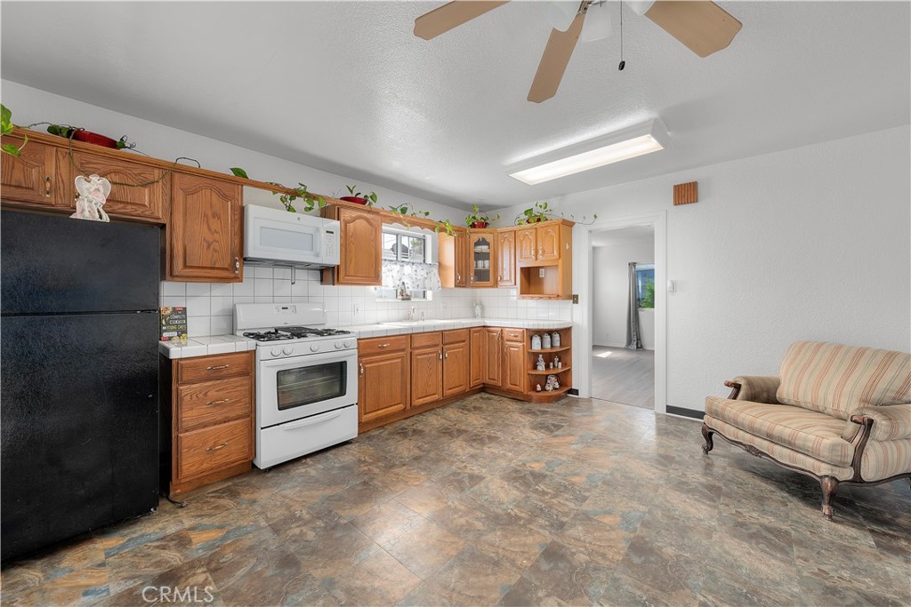 862 W Crestwood Avenue