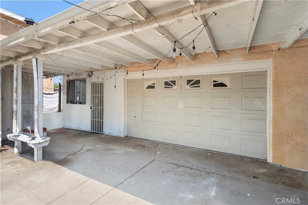 862 W Crestwood Avenue