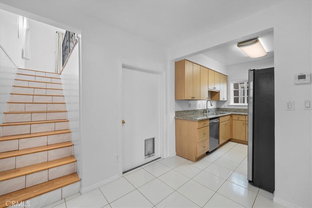 1744 Wollacott Street