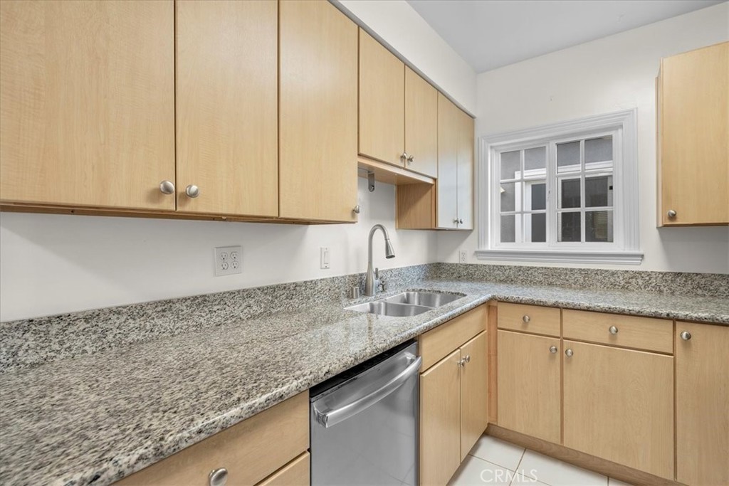 1744 Wollacott Street