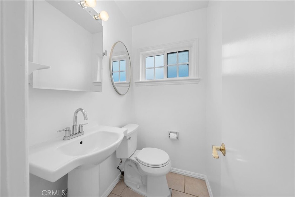 1744 Wollacott Street