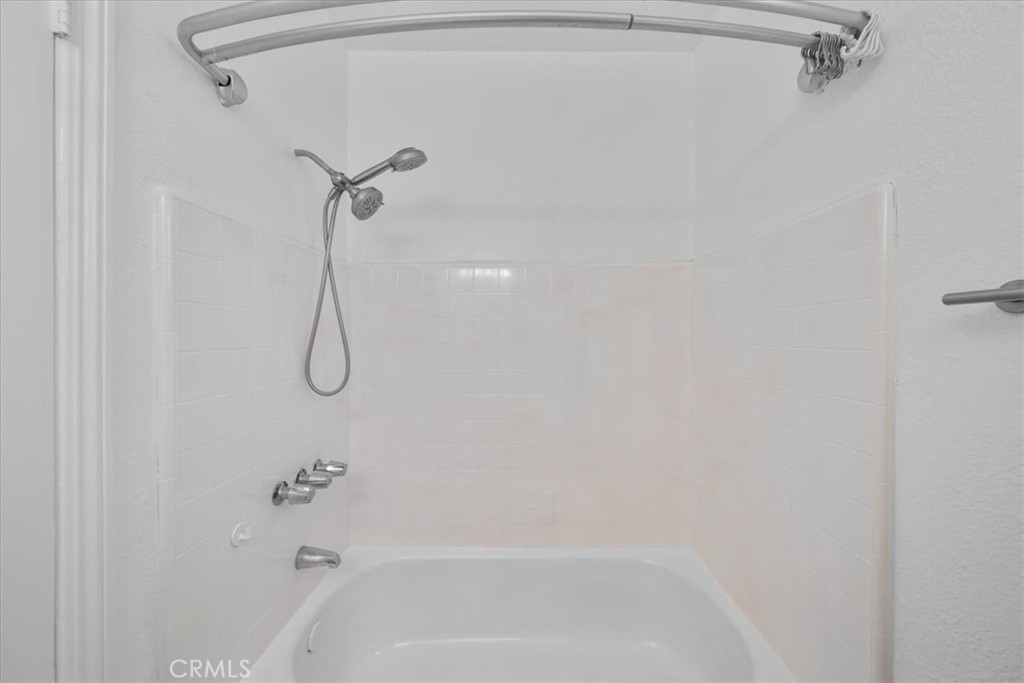 1744 Wollacott Street