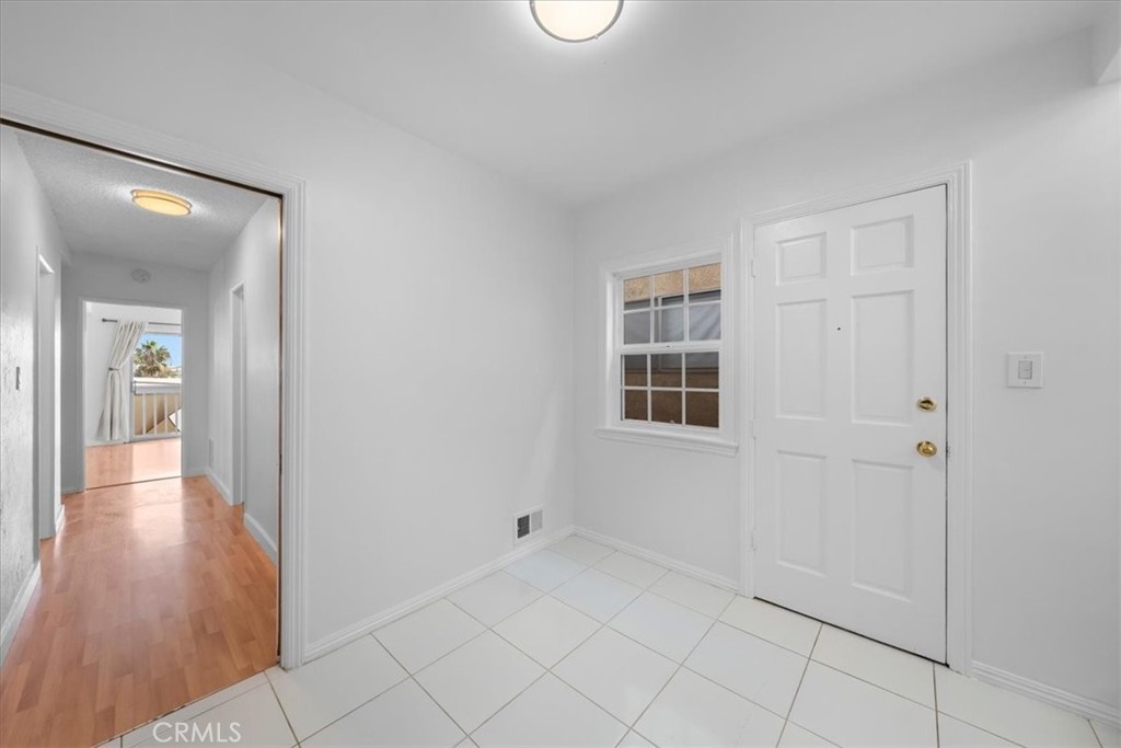 1744 Wollacott Street