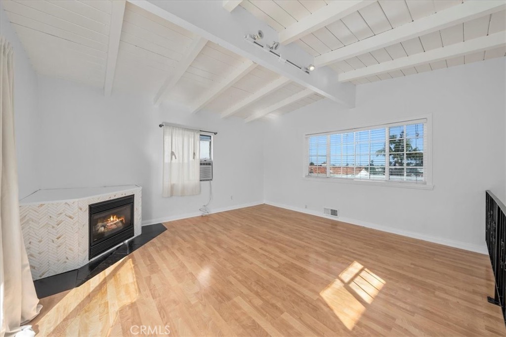 1744 Wollacott Street