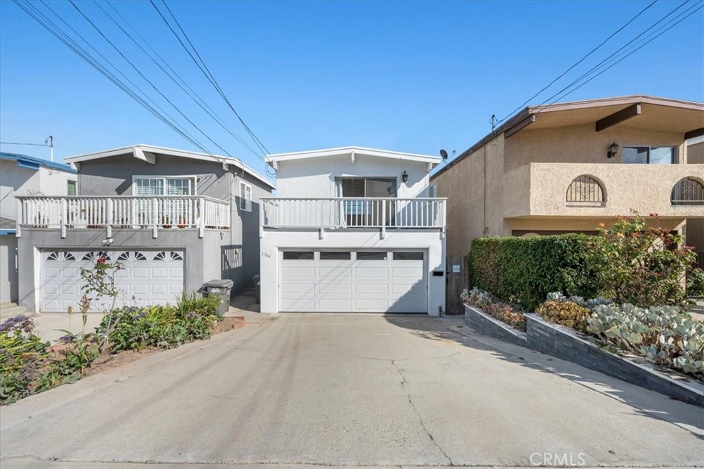 1744 Wollacott Street