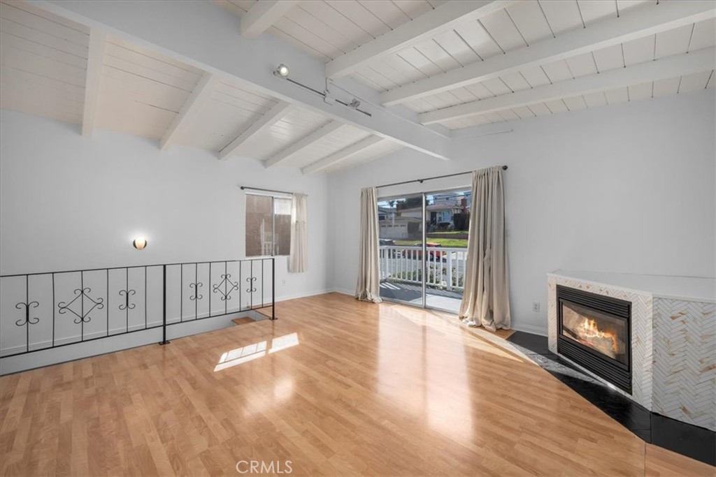 1744 Wollacott Street