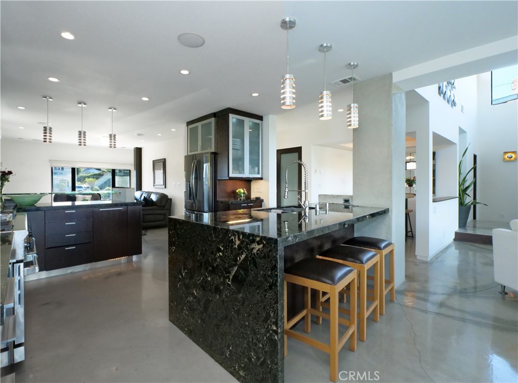 2133 W Gaucho Drive