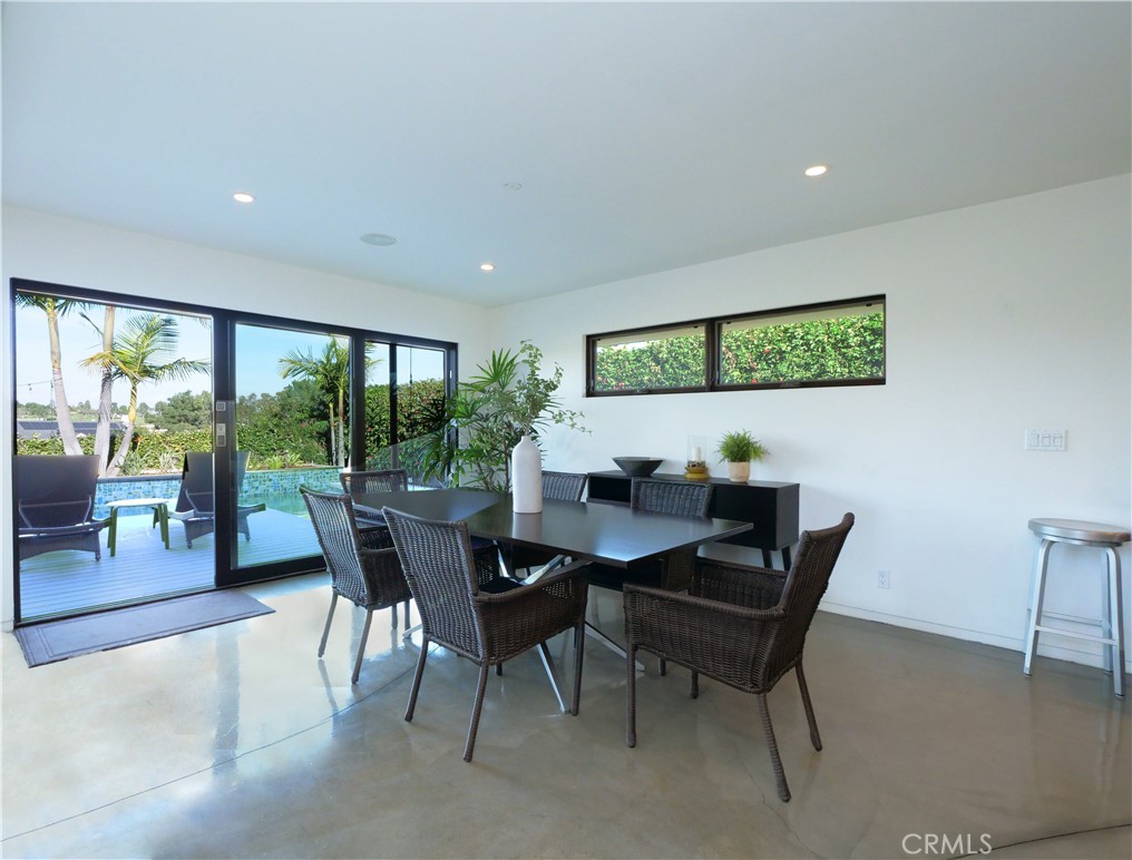 2133 W Gaucho Drive