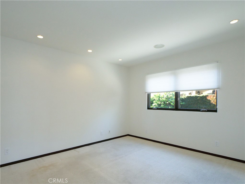2133 W Gaucho Drive
