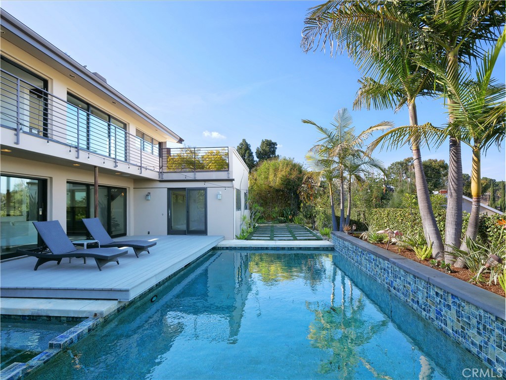 2133 W Gaucho Drive
