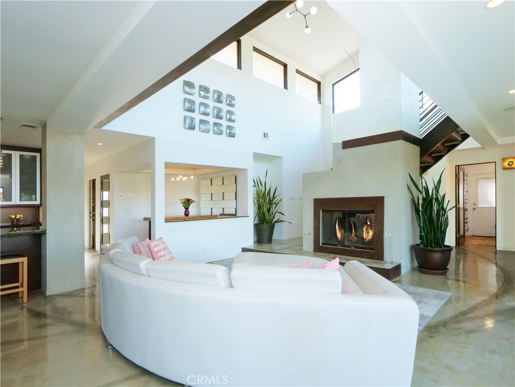 2133 W Gaucho Drive