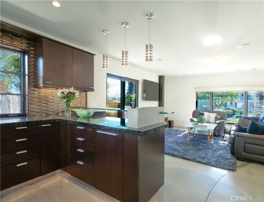2133 W Gaucho Drive