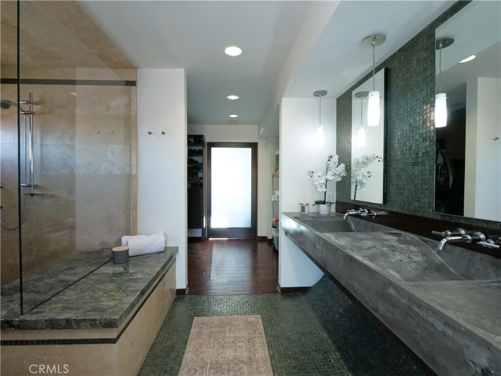 2133 W Gaucho Drive