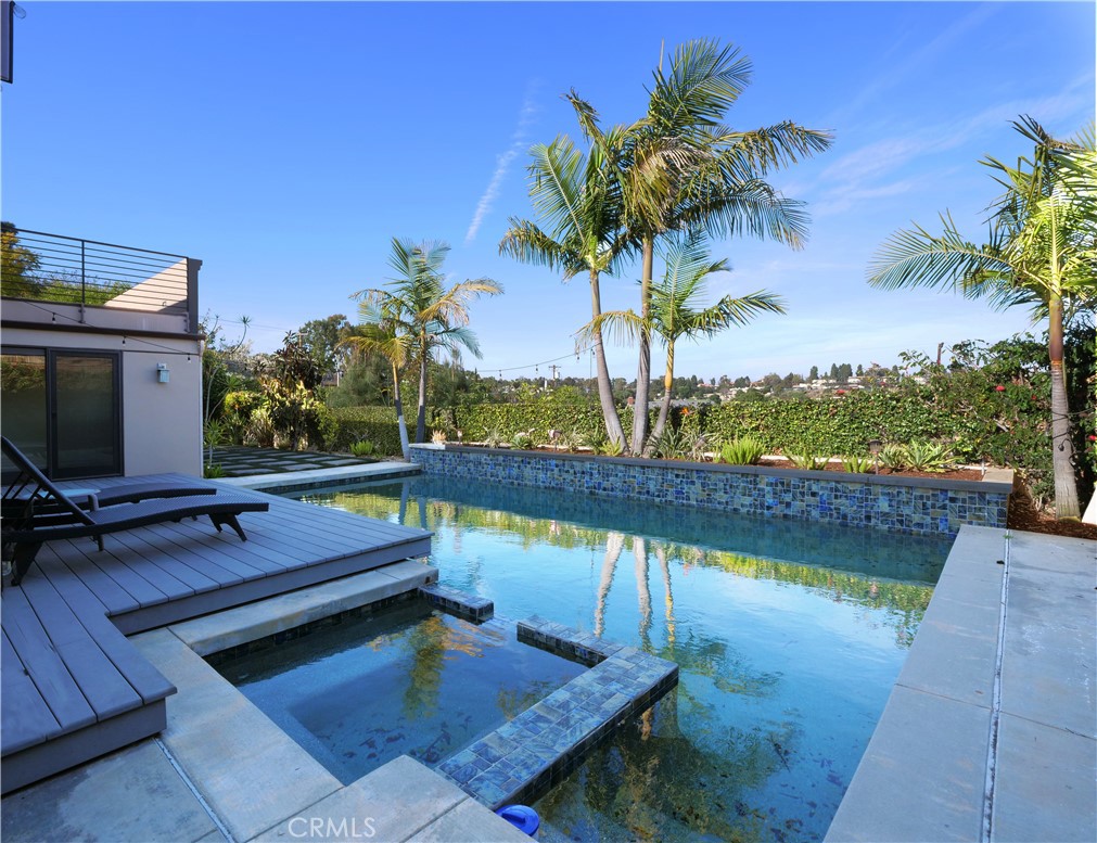 2133 W Gaucho Drive