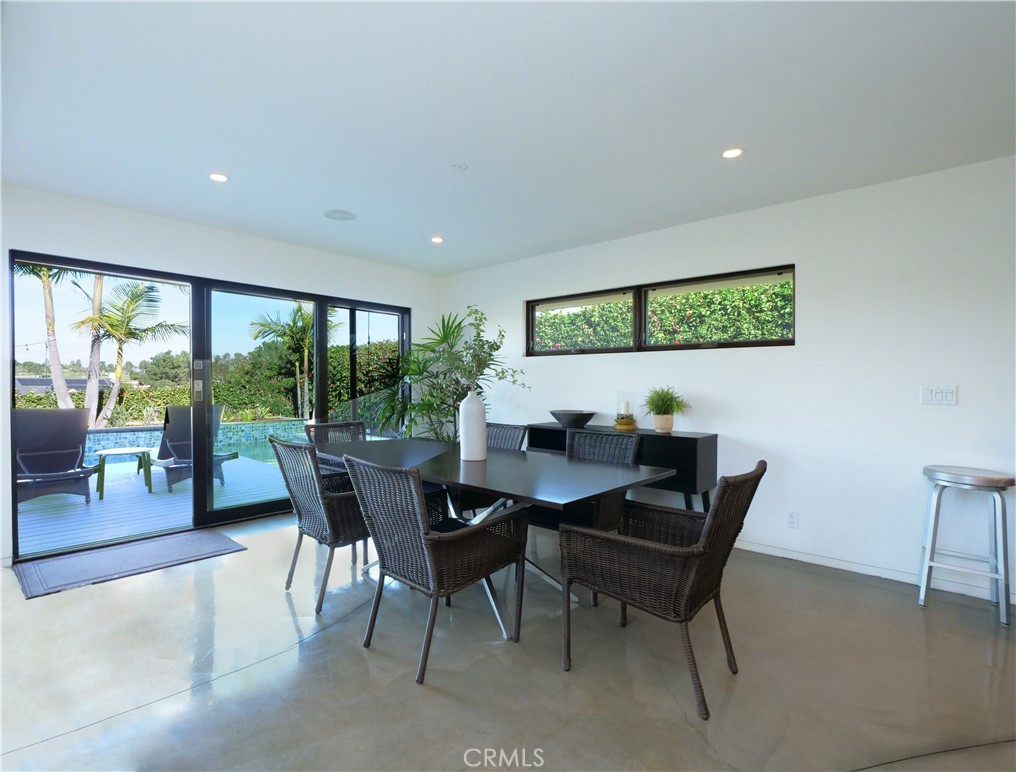 2133 W Gaucho Drive