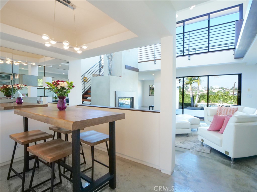 2133 W Gaucho Drive