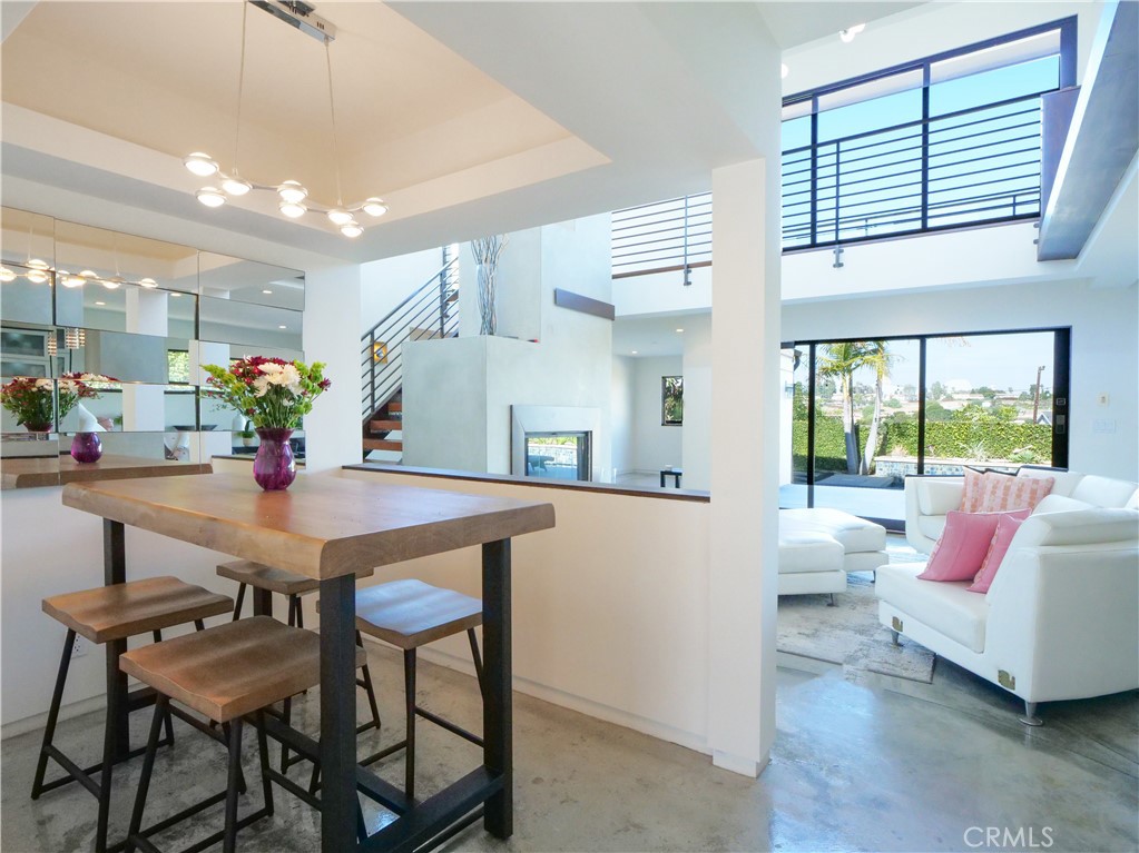2133 W Gaucho Drive
