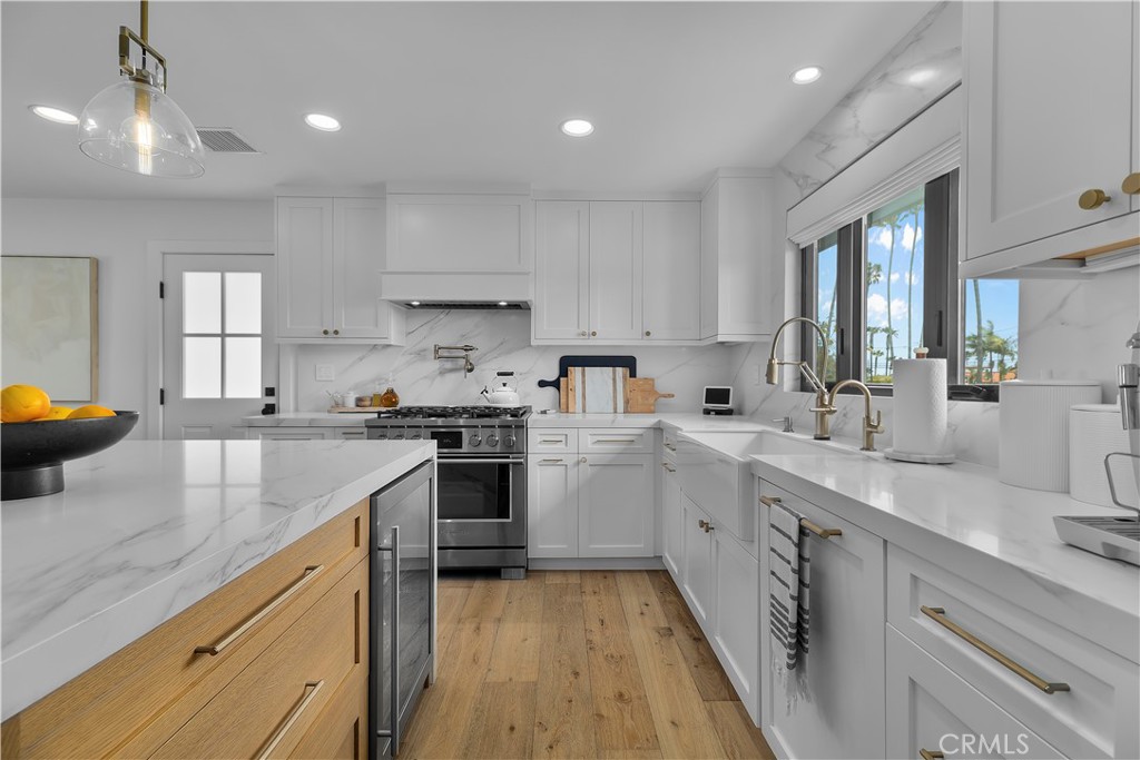 2128 W Paseo Del Mar