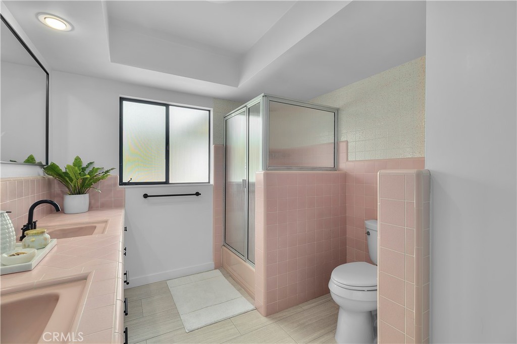 2128 W Paseo Del Mar