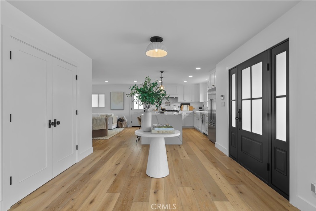 2128 W Paseo Del Mar