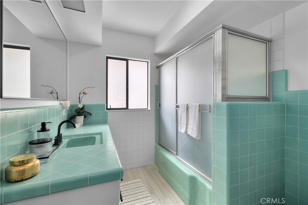 2128 W Paseo Del Mar