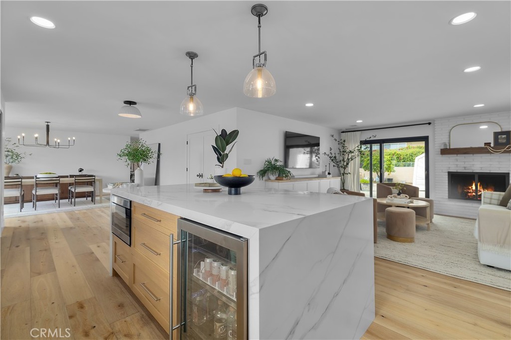 2128 W Paseo Del Mar