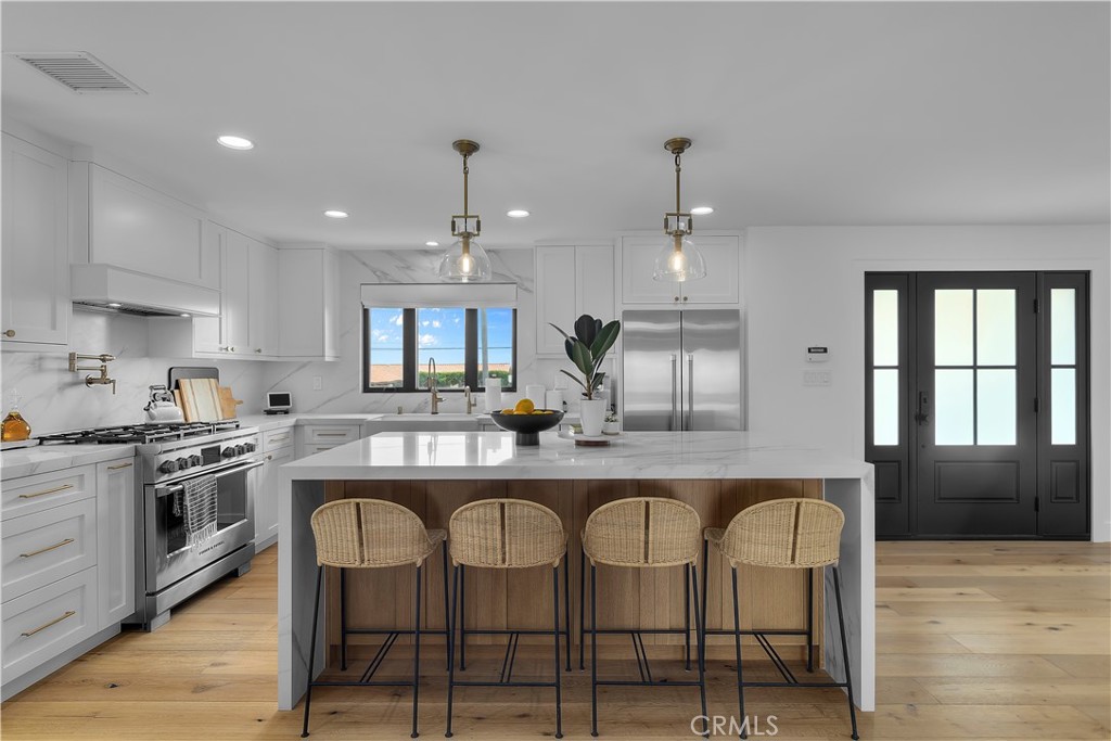 2128 W Paseo Del Mar
