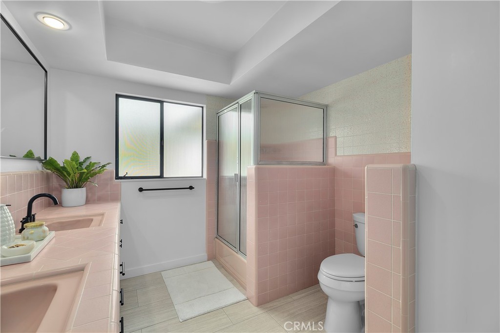 2128 W Paseo Del Mar
