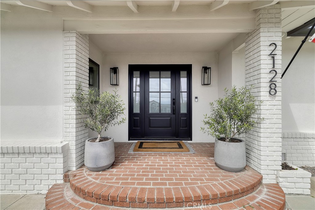2128 W Paseo Del Mar