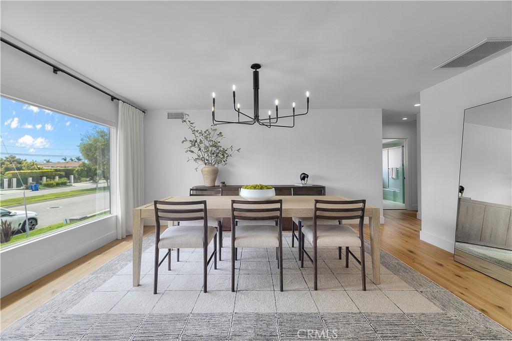 2128 W Paseo Del Mar