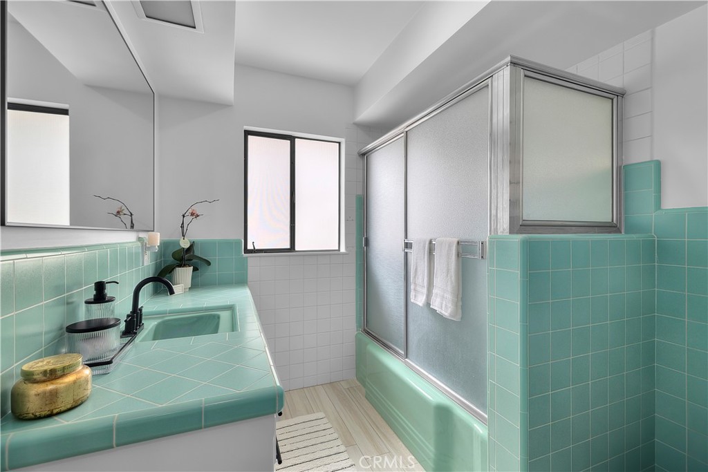 2128 W Paseo Del Mar