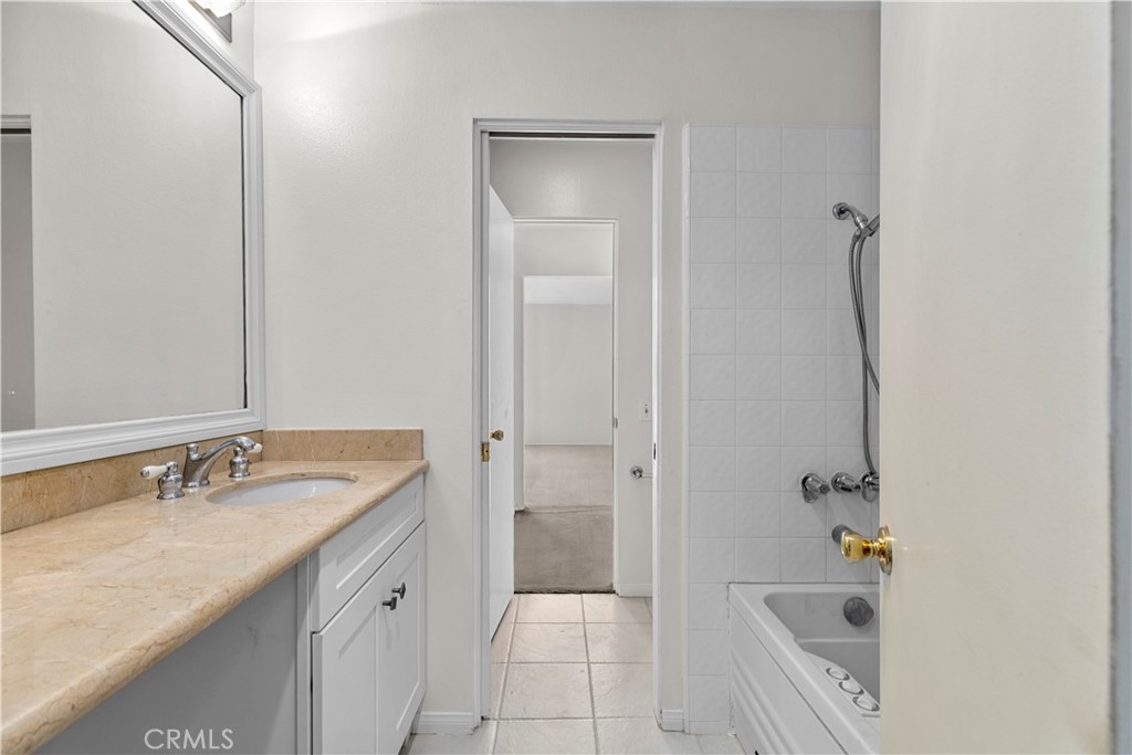 2235 W 25th Street 127