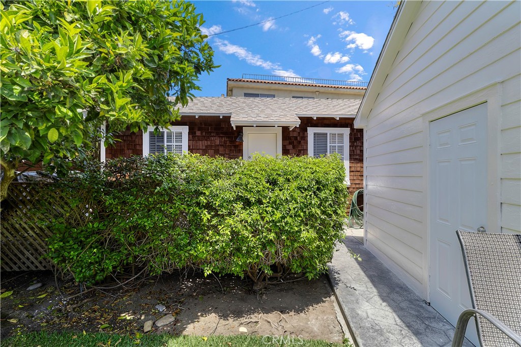 422 W 40th Street