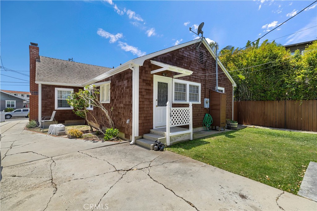 422 W 40th Street