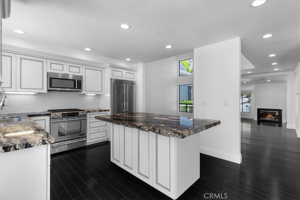 1150 W Capitol Drive 90