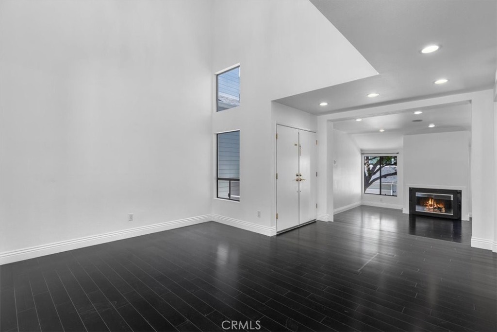 1150 W Capitol Drive 90