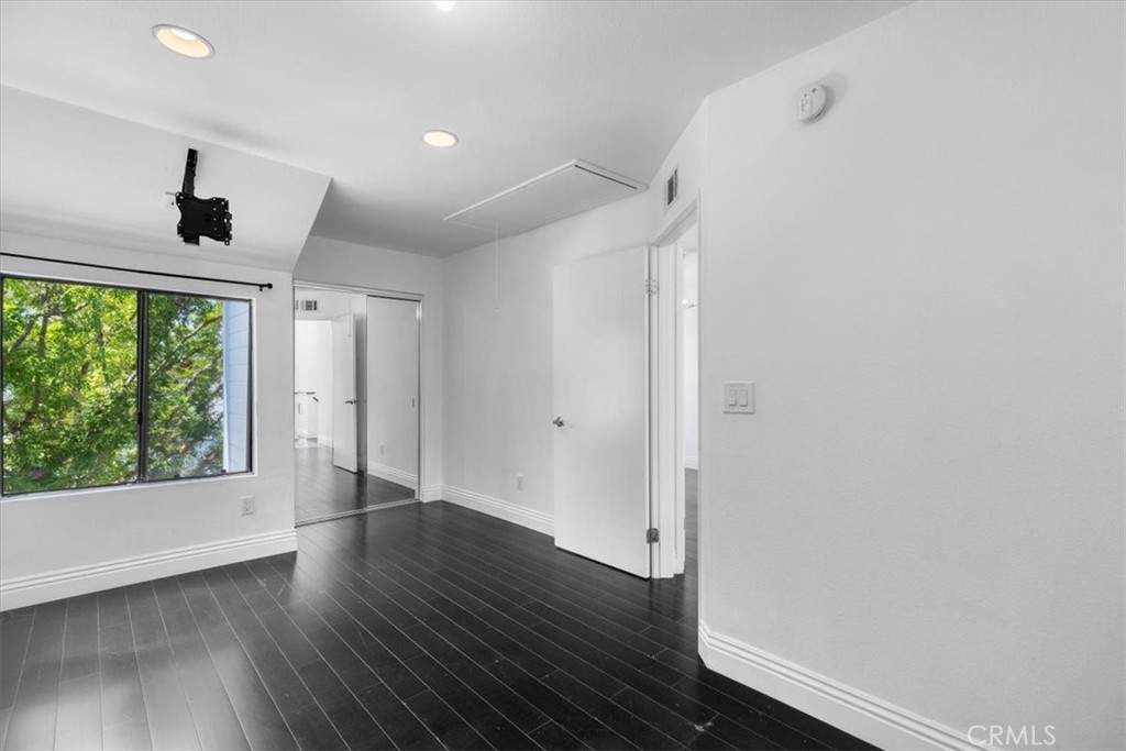 1150 W Capitol Drive 90