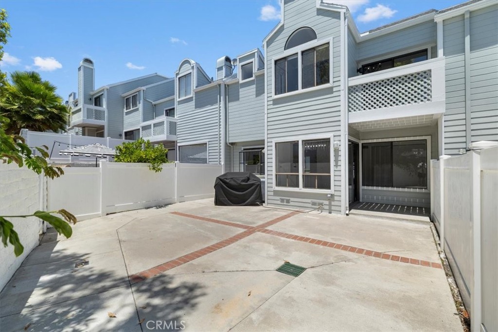 1150 W Capitol Drive 90