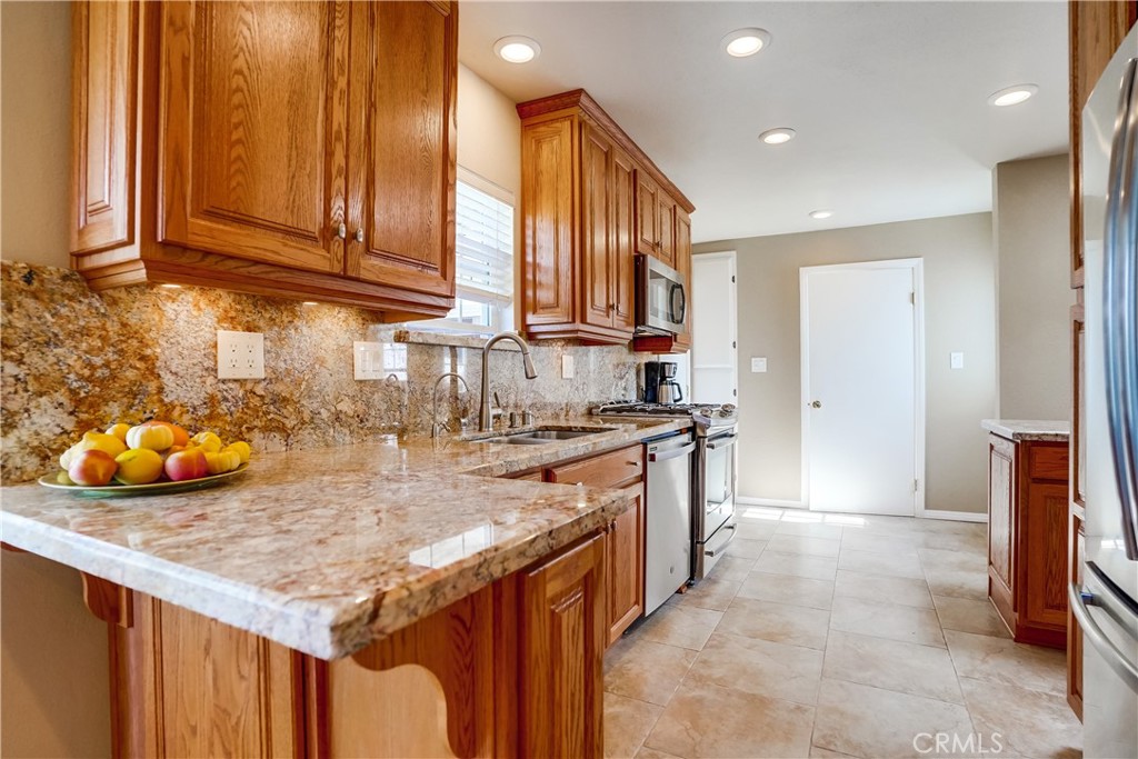 851 W Hamilton Avenue