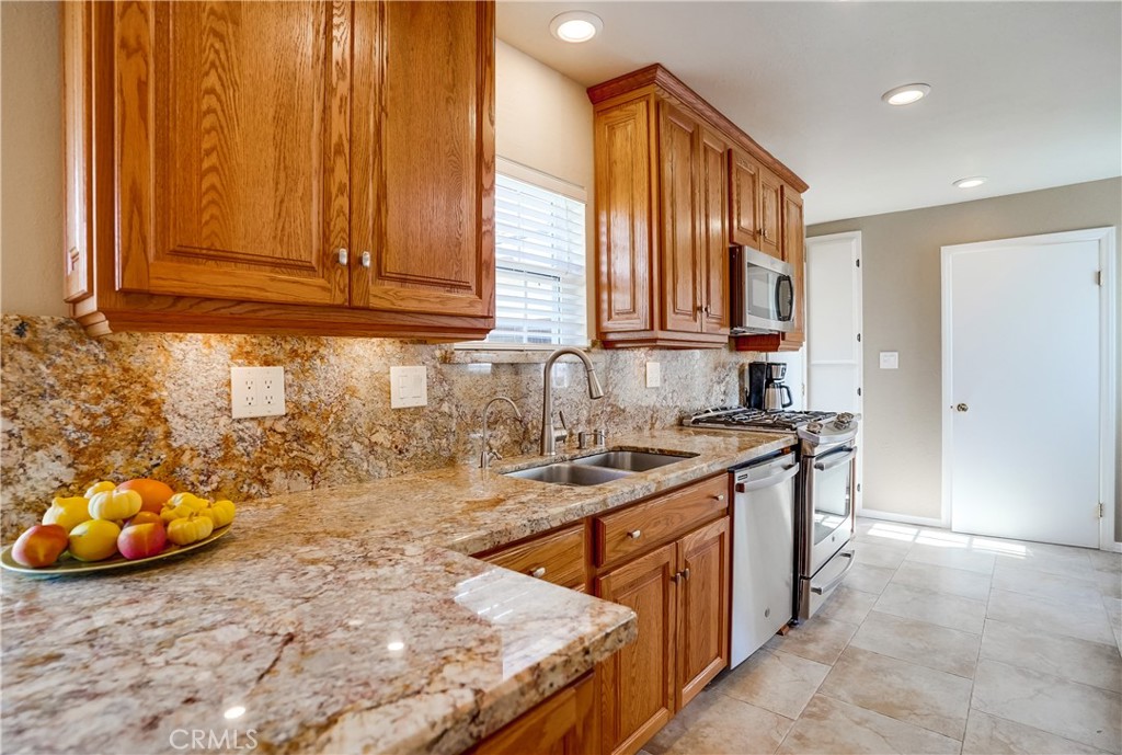 851 W Hamilton Avenue