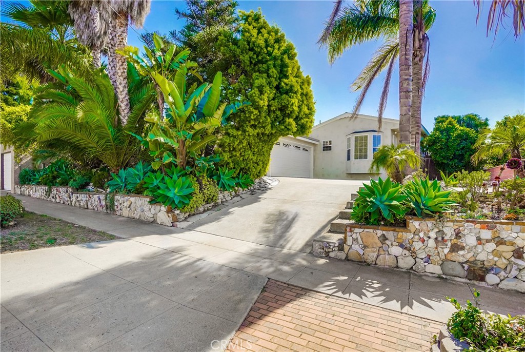 851 W Hamilton Avenue