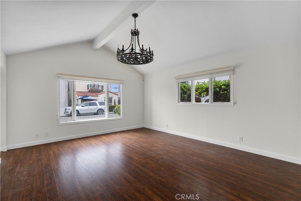 211 La Verne Avenue