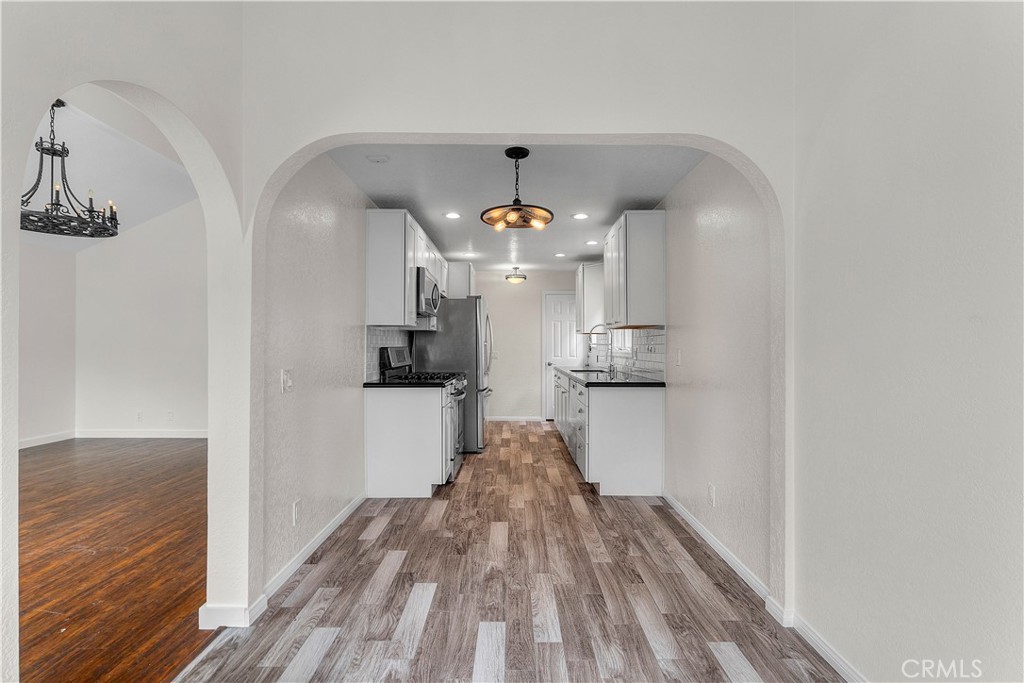 211 La Verne Avenue