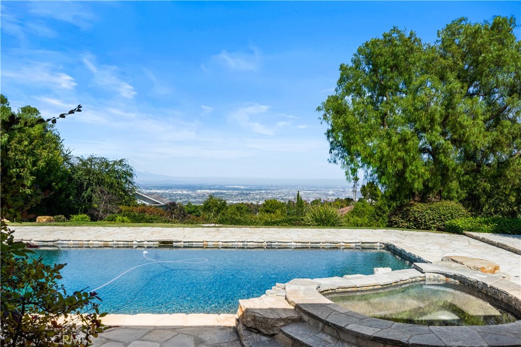 23 Caballeros Road