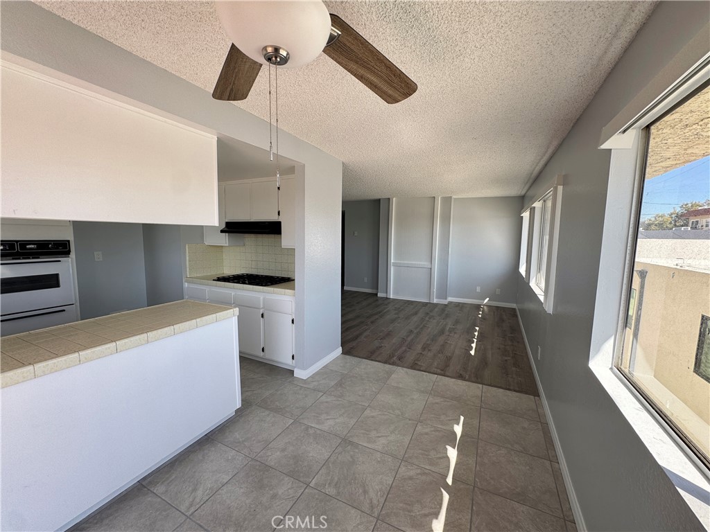 1236 W 8th 5