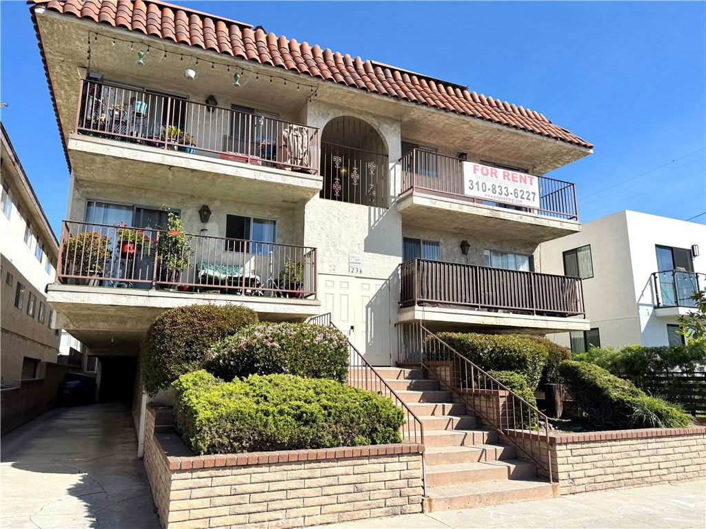 1236 W 8th 5