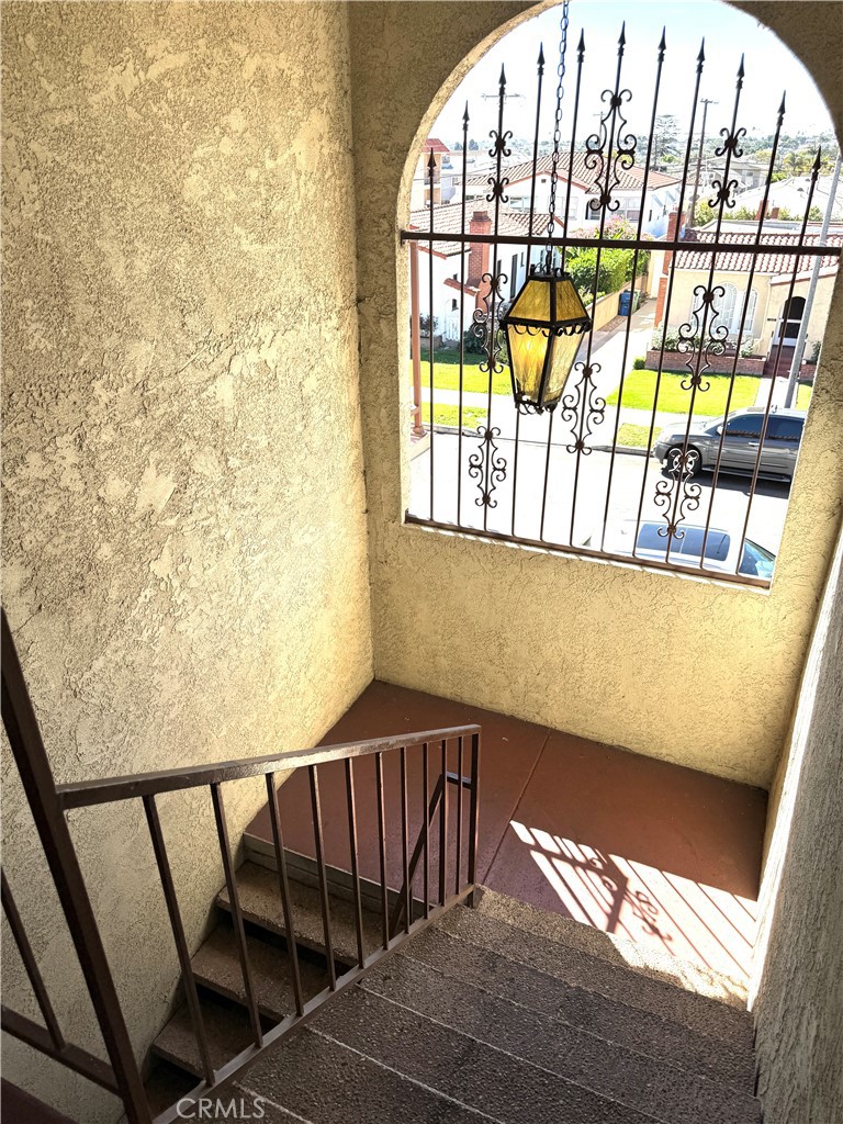 1236 W 8th 5